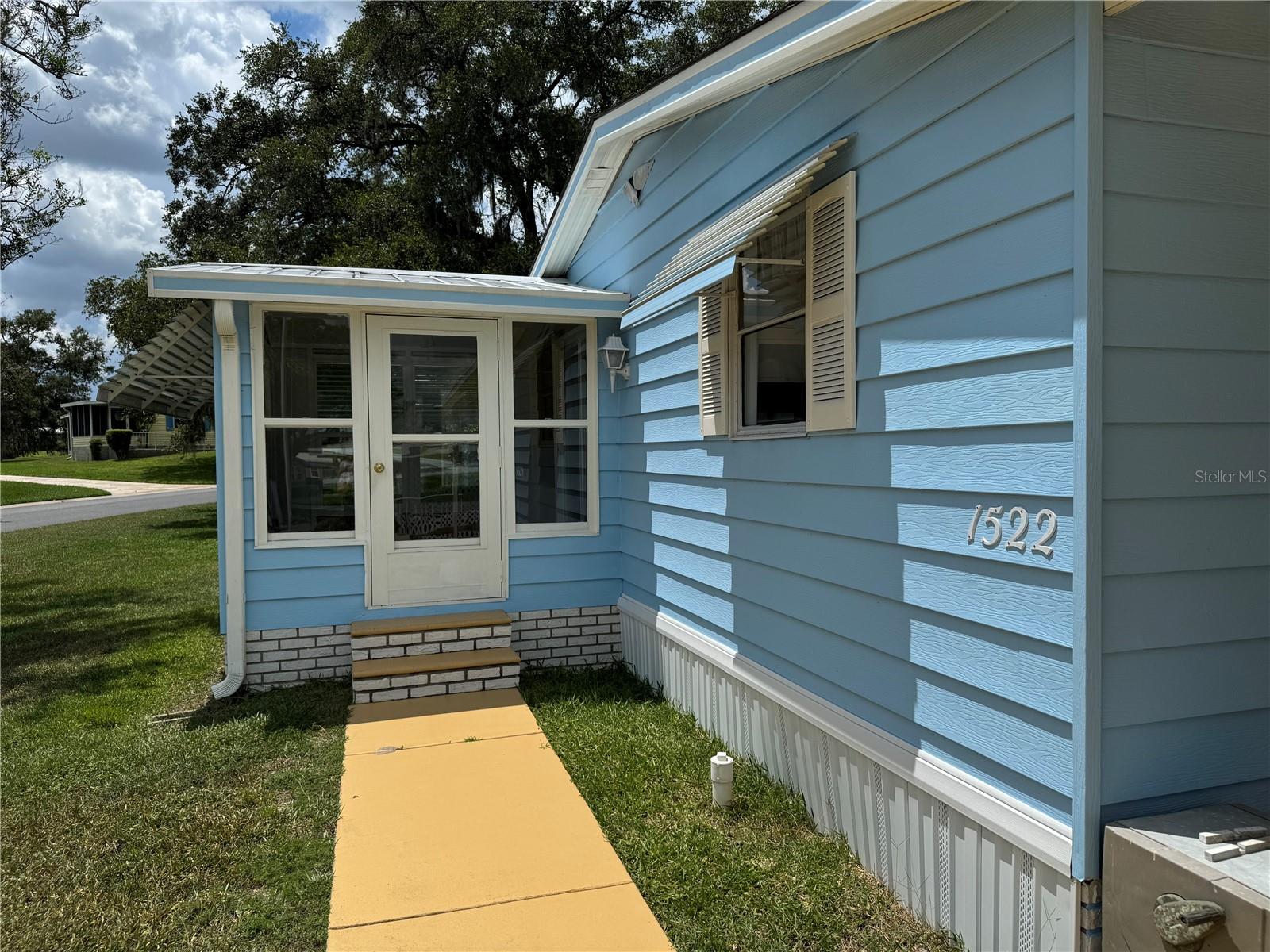 Image 3 of 26 For 1522 Hillcrest Drive