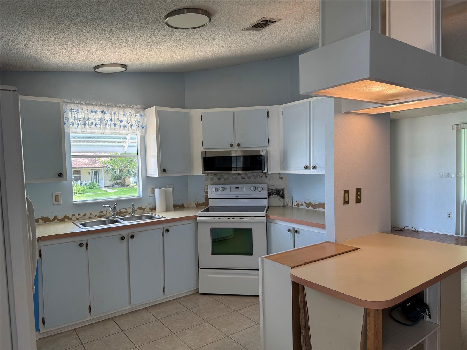 Image 7 of 26 For 1522 Hillcrest Drive