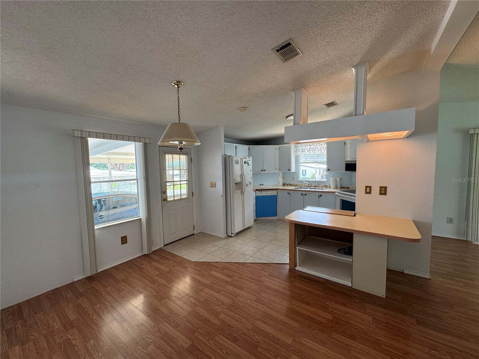 Image 8 of 26 For 1522 Hillcrest Drive