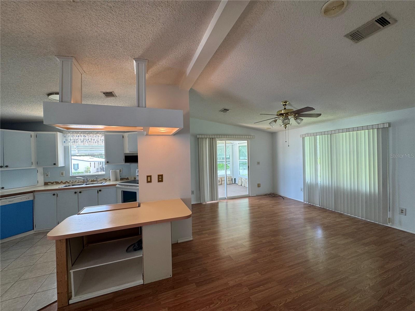Image 9 of 26 For 1522 Hillcrest Drive