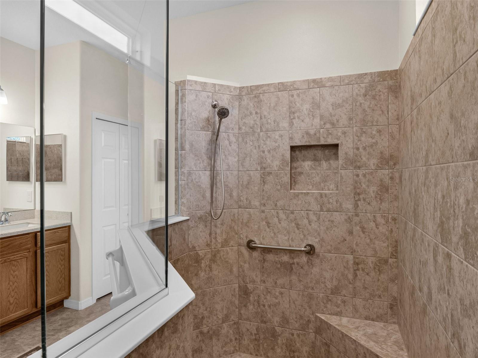 Image 17 of 45 For 4411 Winchester Court