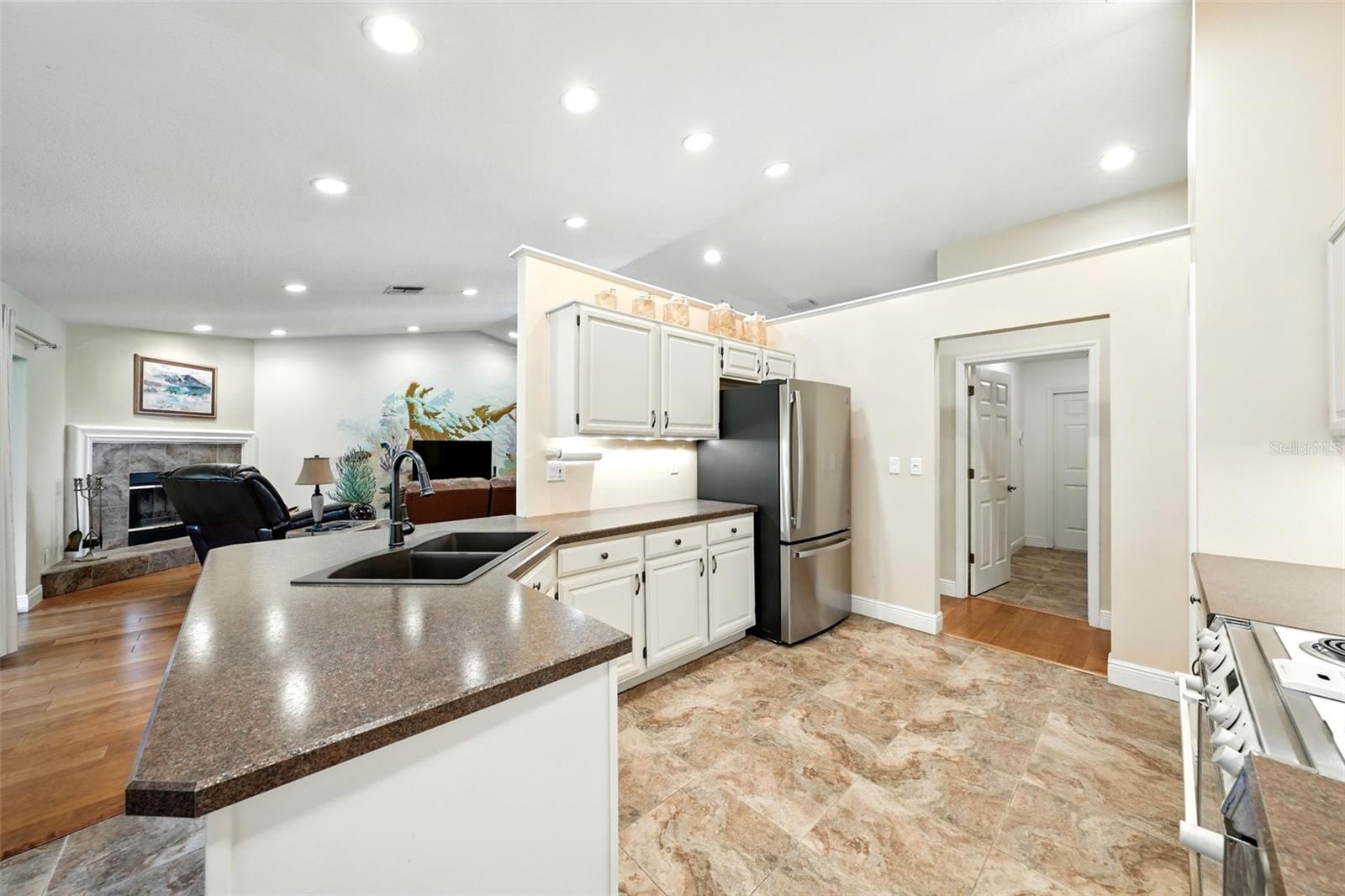Image 12 of 60 For 25603 Troon Avenue