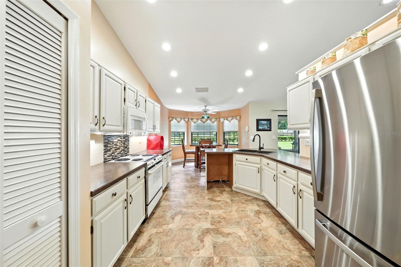 Image 13 of 60 For 25603 Troon Avenue