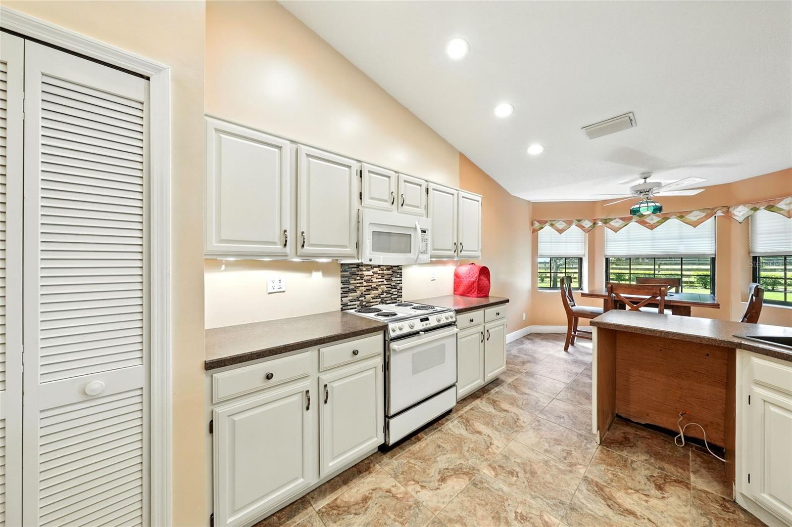 Image 15 of 60 For 25603 Troon Avenue