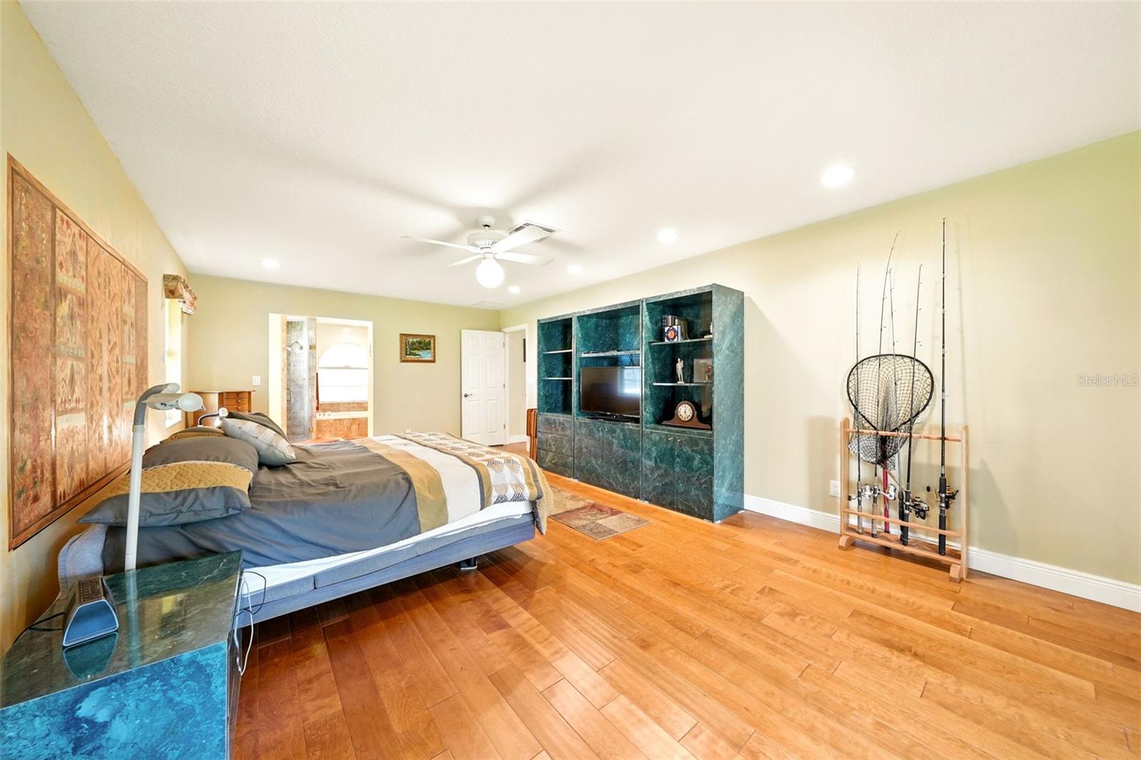 Image 29 of 60 For 25603 Troon Avenue