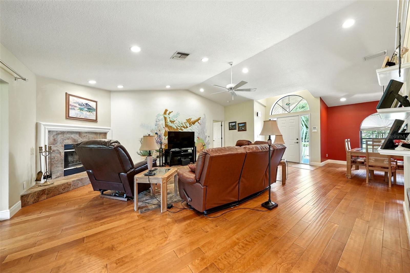 Image 9 of 60 For 25603 Troon Avenue