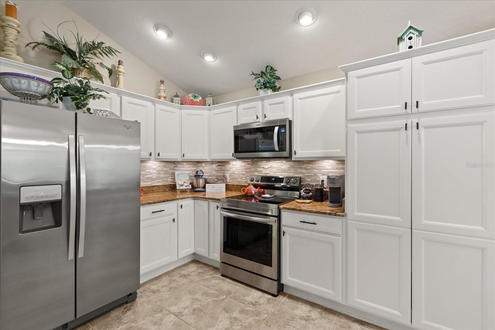 Image 13 of 39 For 10069 Lake Miona Way