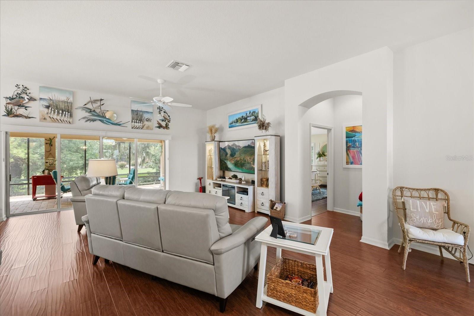 Image 6 of 39 For 10069 Lake Miona Way