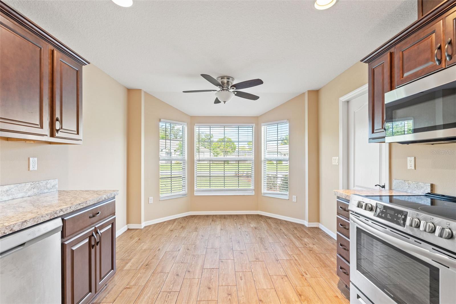 Image 13 of 41 For 5346 Pierpoint Avenue