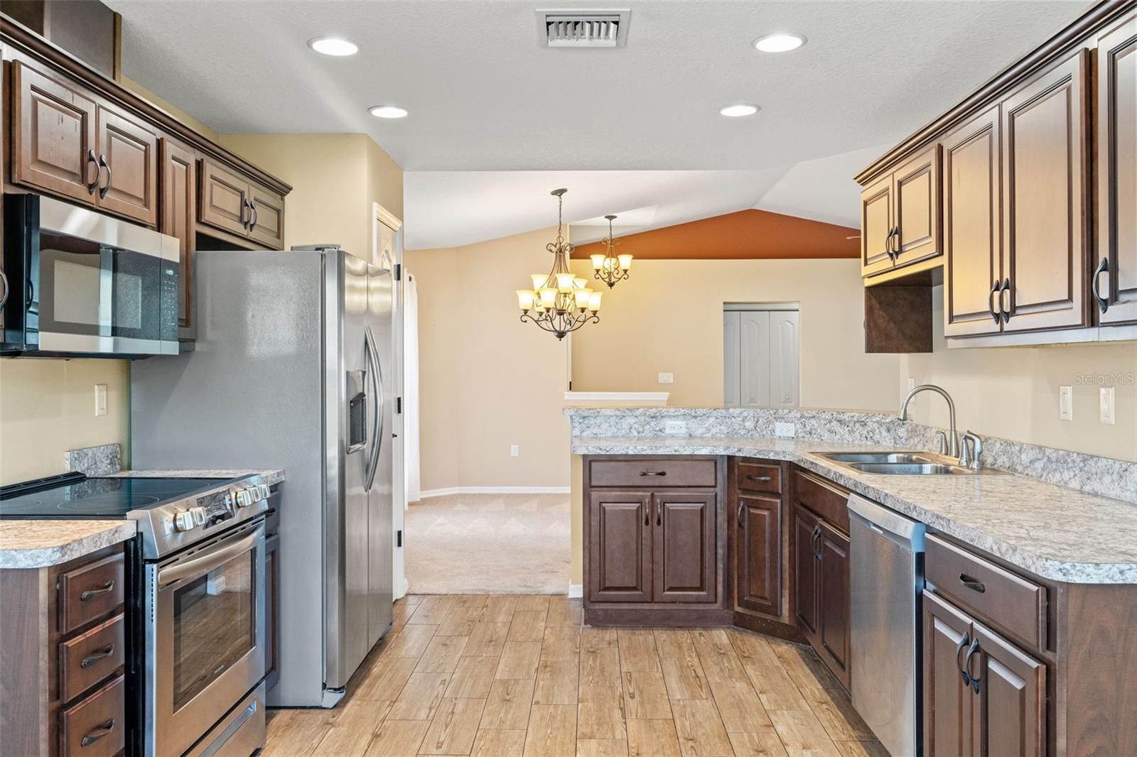 Image 14 of 41 For 5346 Pierpoint Avenue