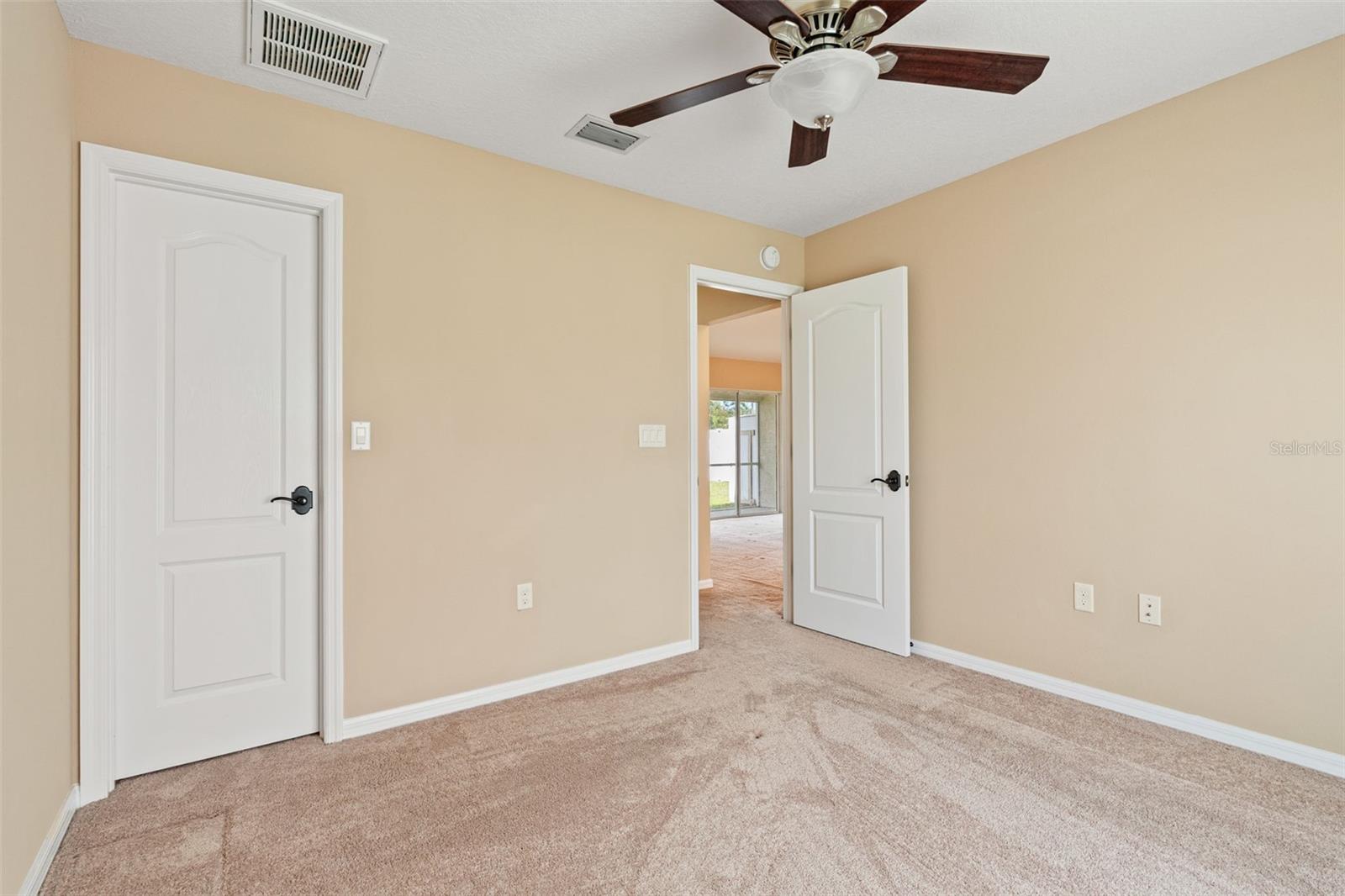Image 26 of 41 For 5346 Pierpoint Avenue