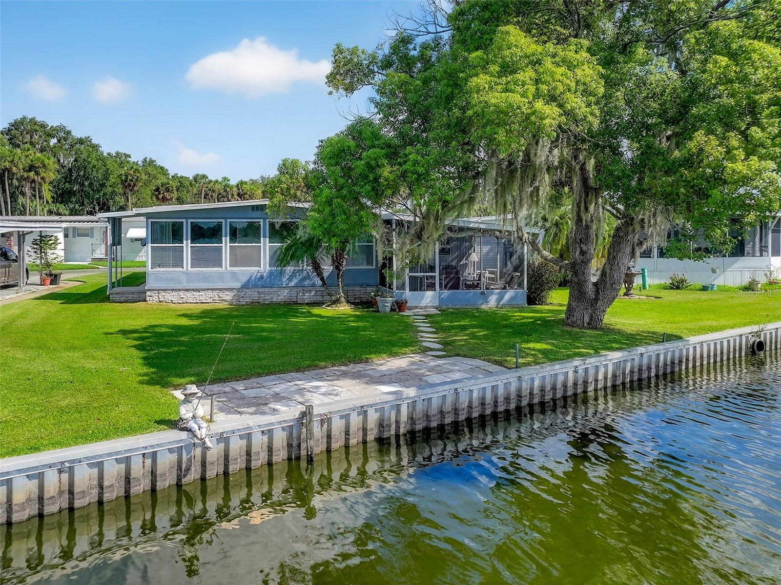 Details for 16 Trout Lake Dr, EUSTIS, FL 32726
