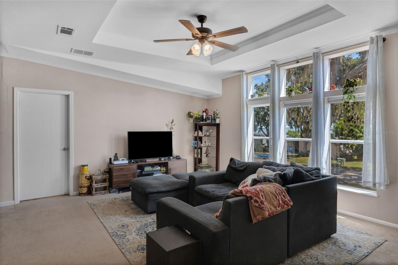 Image 5 of 44 For 17435 Palm Drive