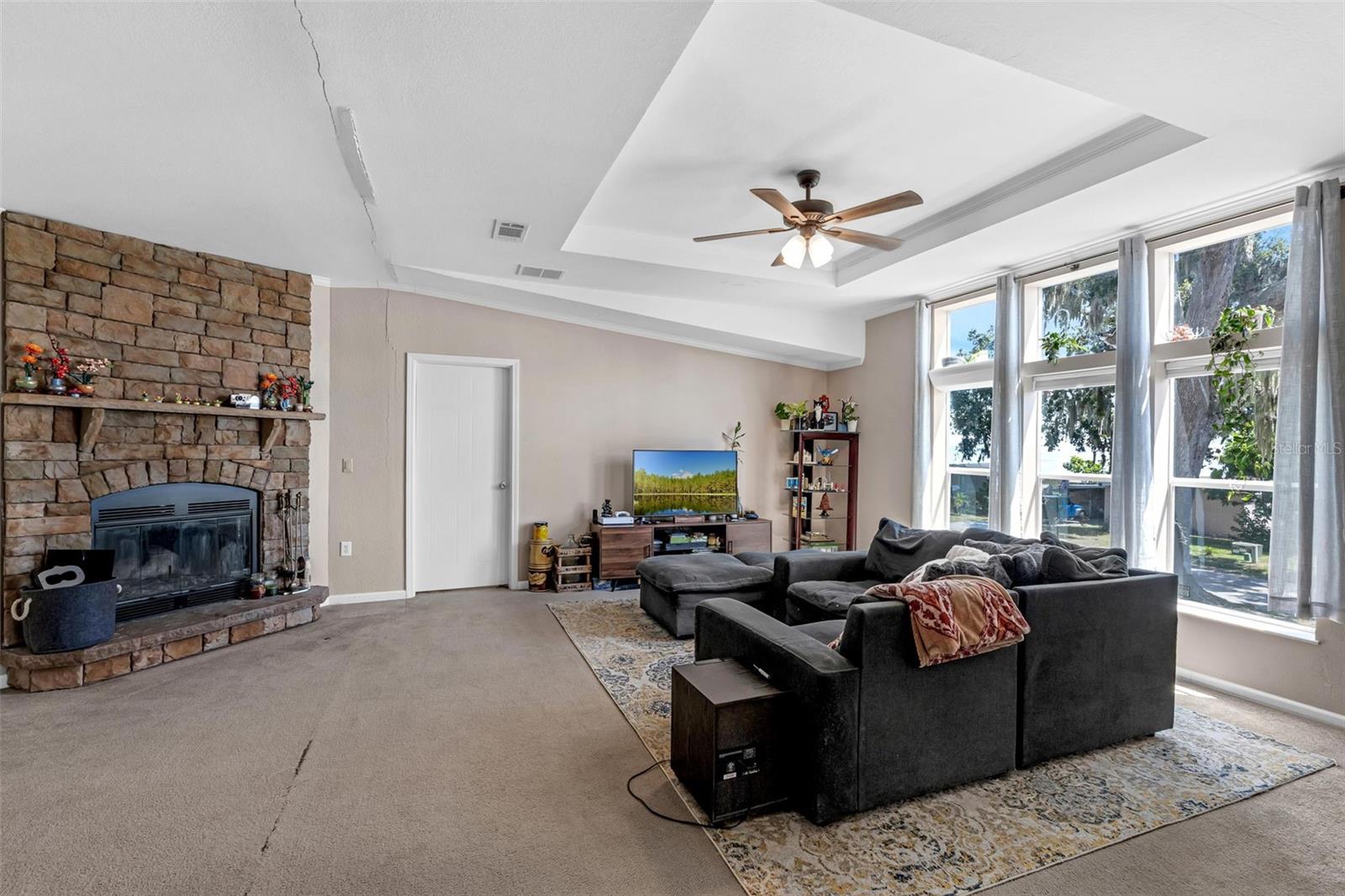 Image 7 of 44 For 17435 Palm Drive