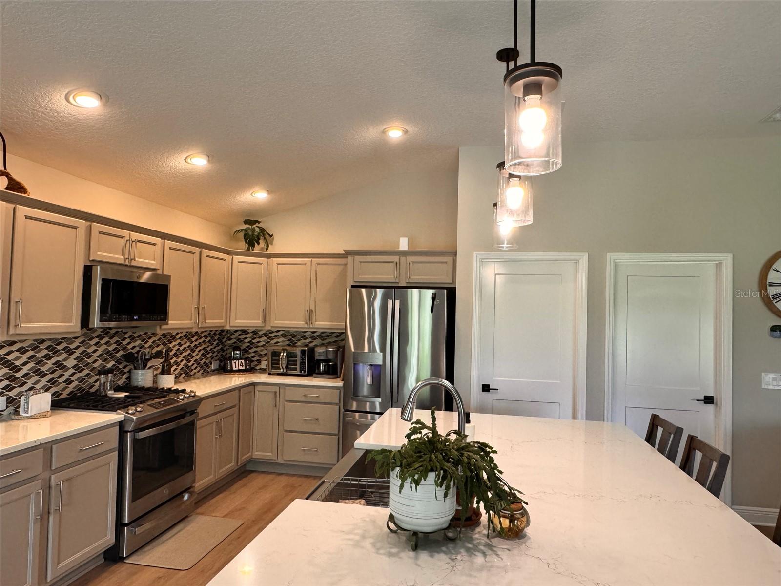 Image 12 of 52 For 736 River Oaks Circle