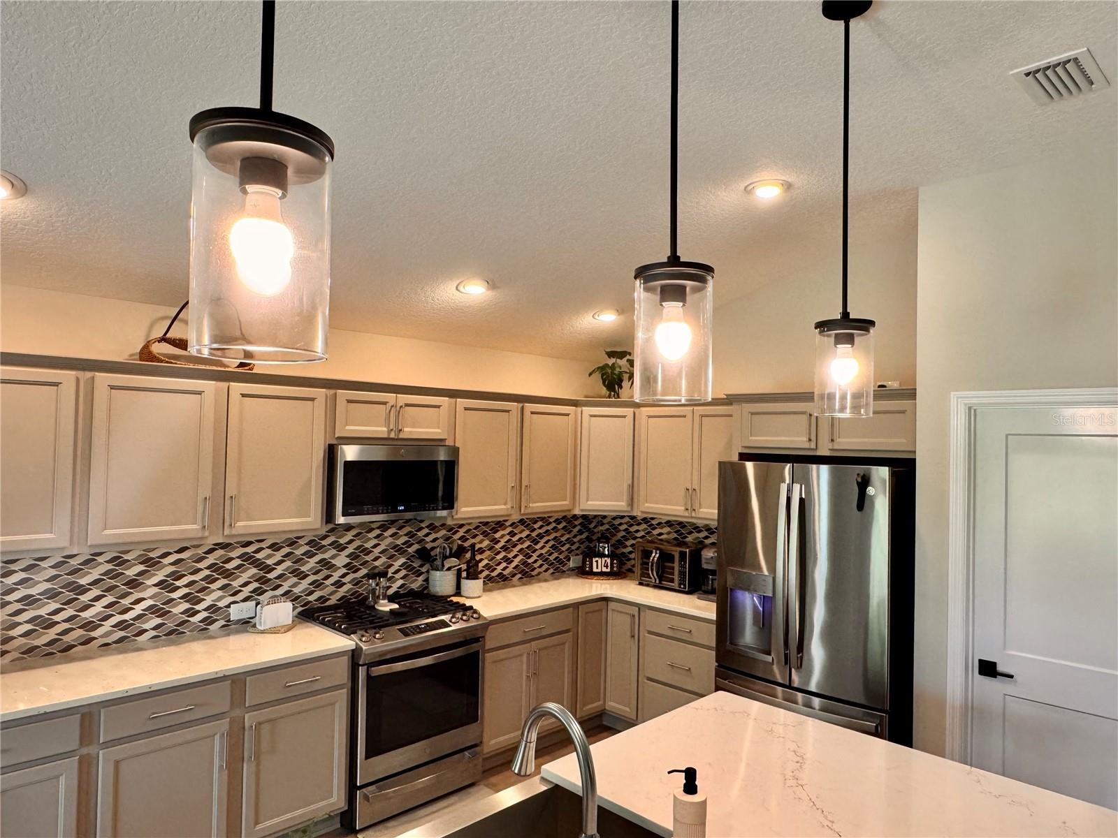Image 8 of 52 For 736 River Oaks Circle