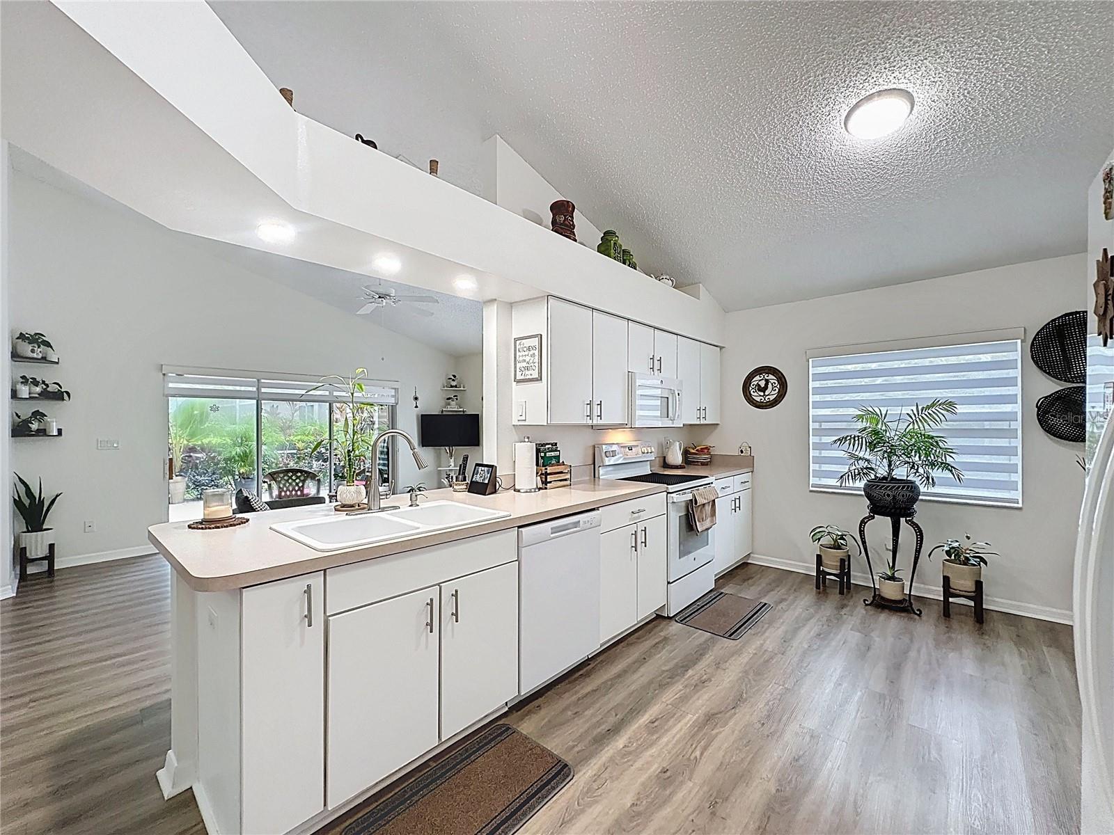 Image 17 of 62 For 3595 Eversholt Street