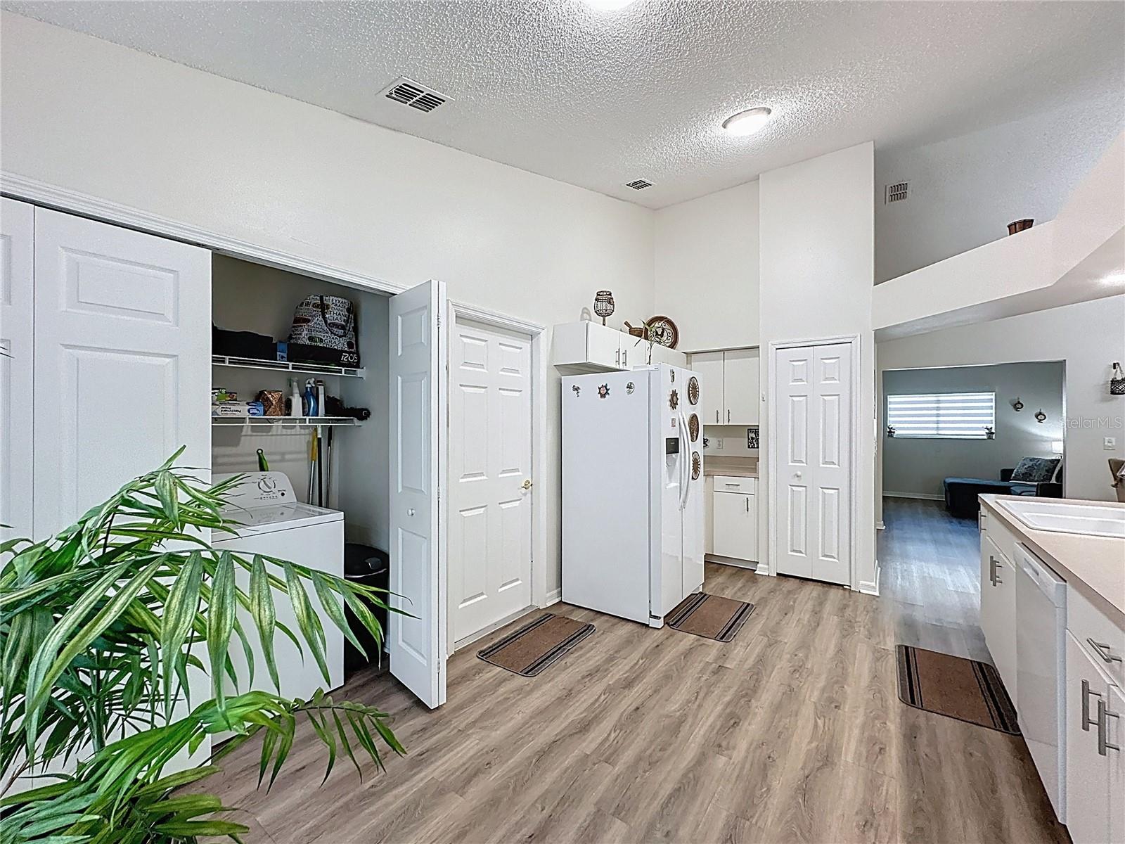 Image 19 of 62 For 3595 Eversholt Street