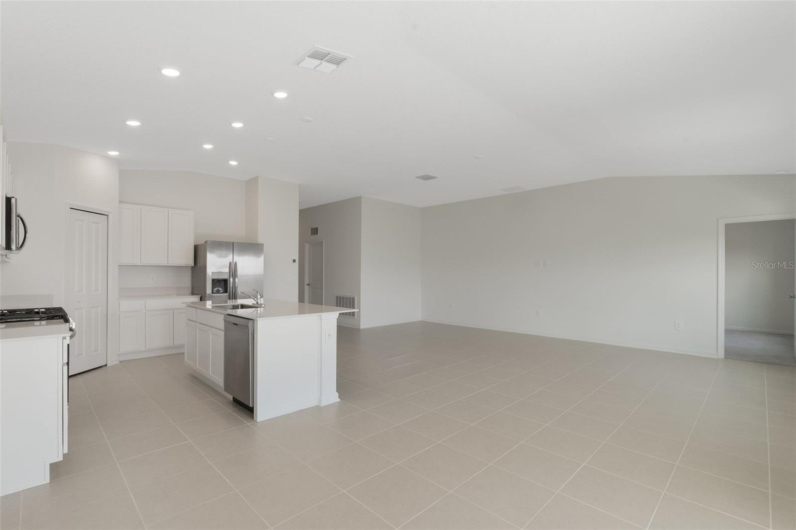 Image 8 of 20 For 249 Streamwater Way