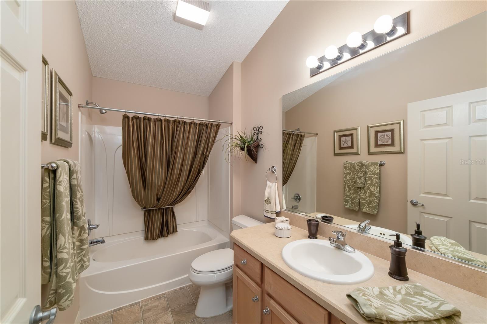Image 24 of 28 For 1497 Alexandria Place