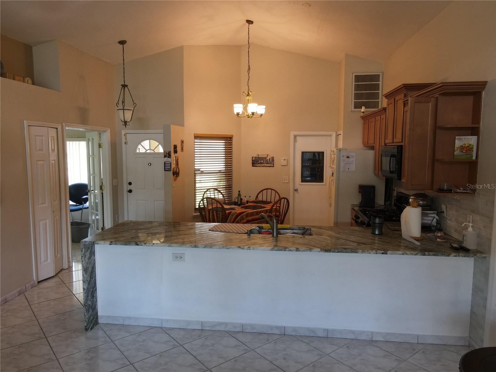 Image 19 of 42 For 1717 Burnham Court