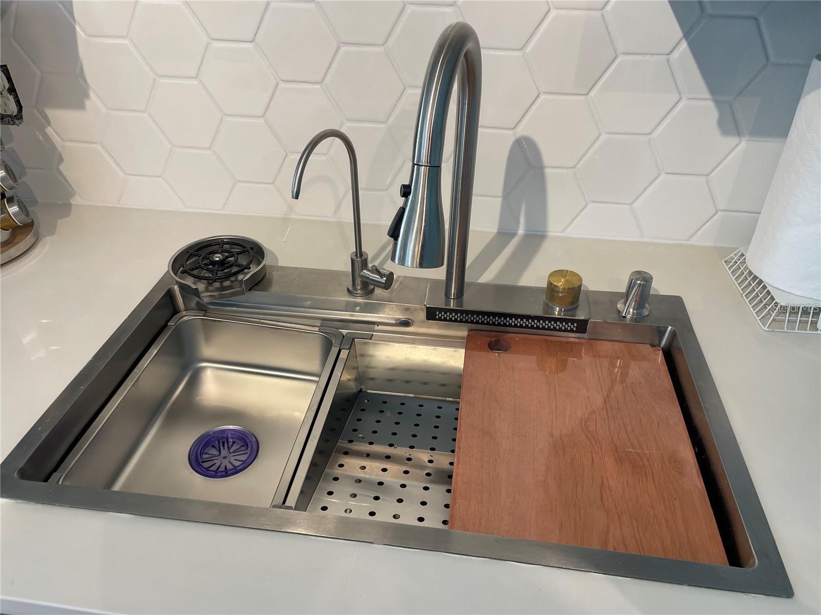 Image 11 of 20 For 223 Columbia Drive 211