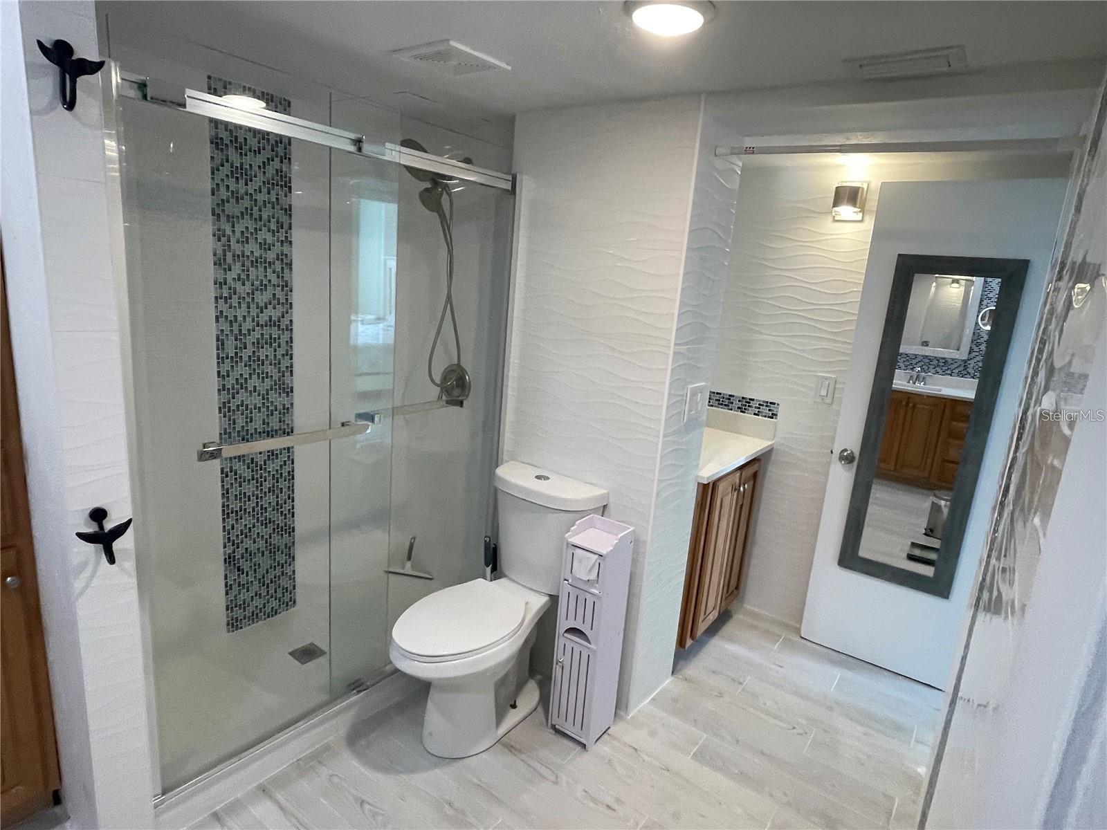 Image 5 of 20 For 223 Columbia Drive 211