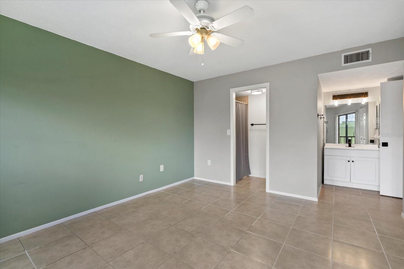 Image 10 of 22 For 2431 Bayshore Gardens Parkway 19