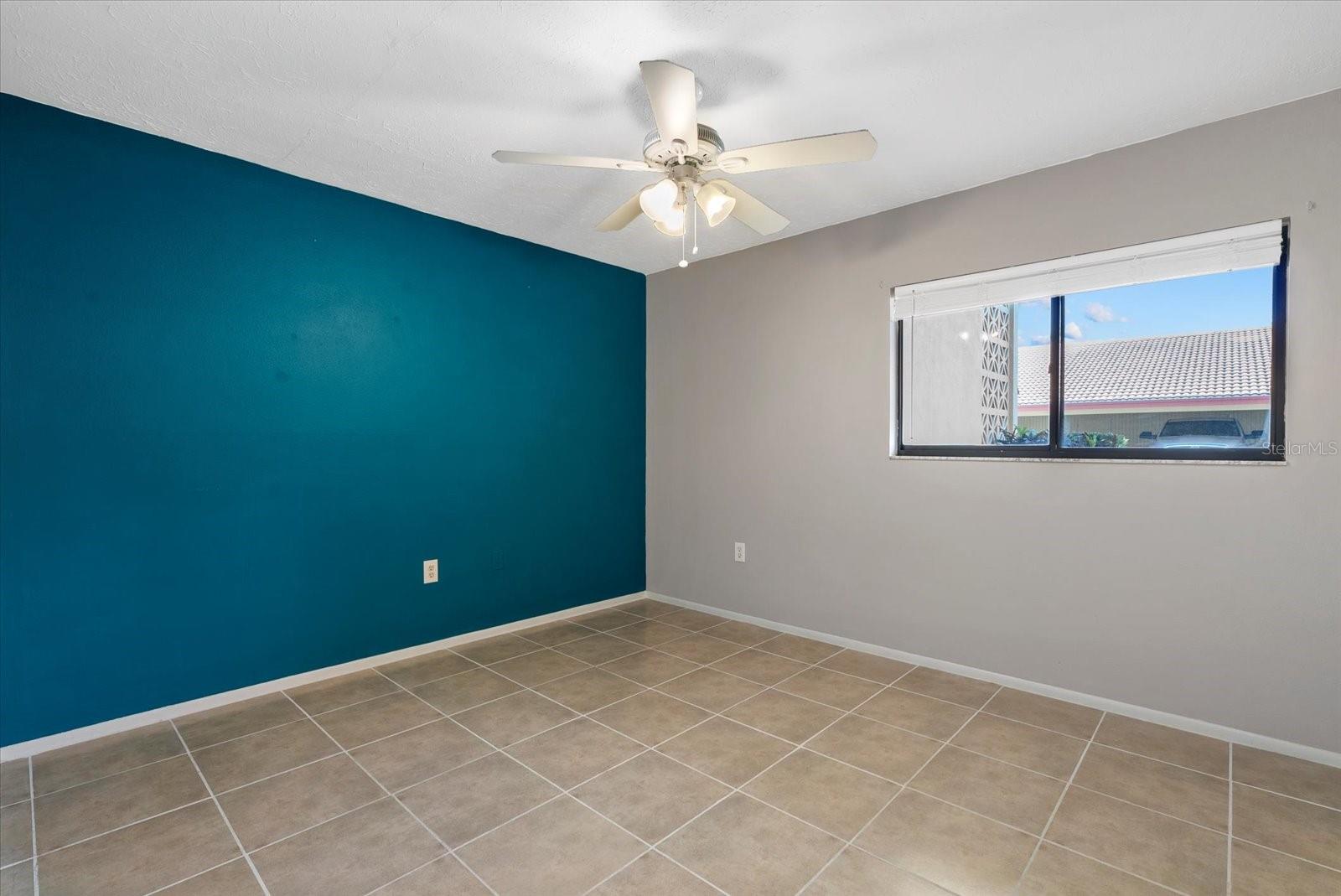Image 15 of 22 For 2431 Bayshore Gardens Parkway 19