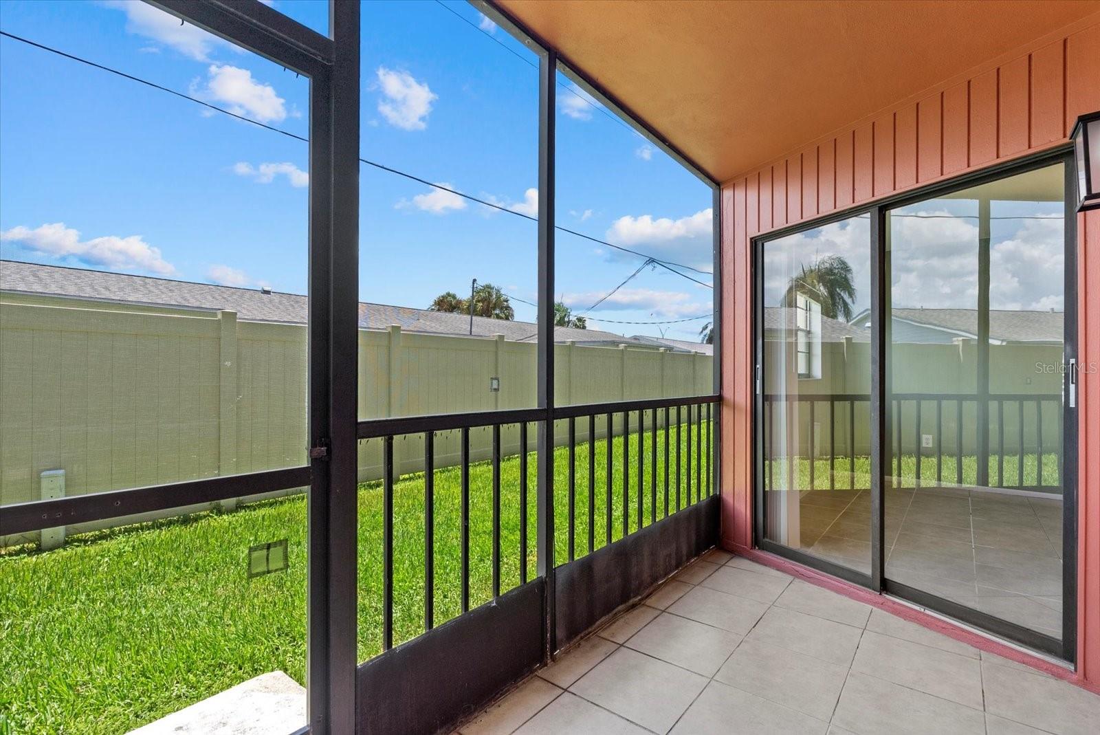 Image 17 of 22 For 2431 Bayshore Gardens Parkway 19