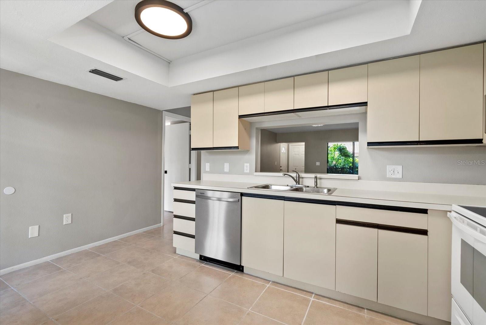 Image 7 of 22 For 2431 Bayshore Gardens Parkway 19