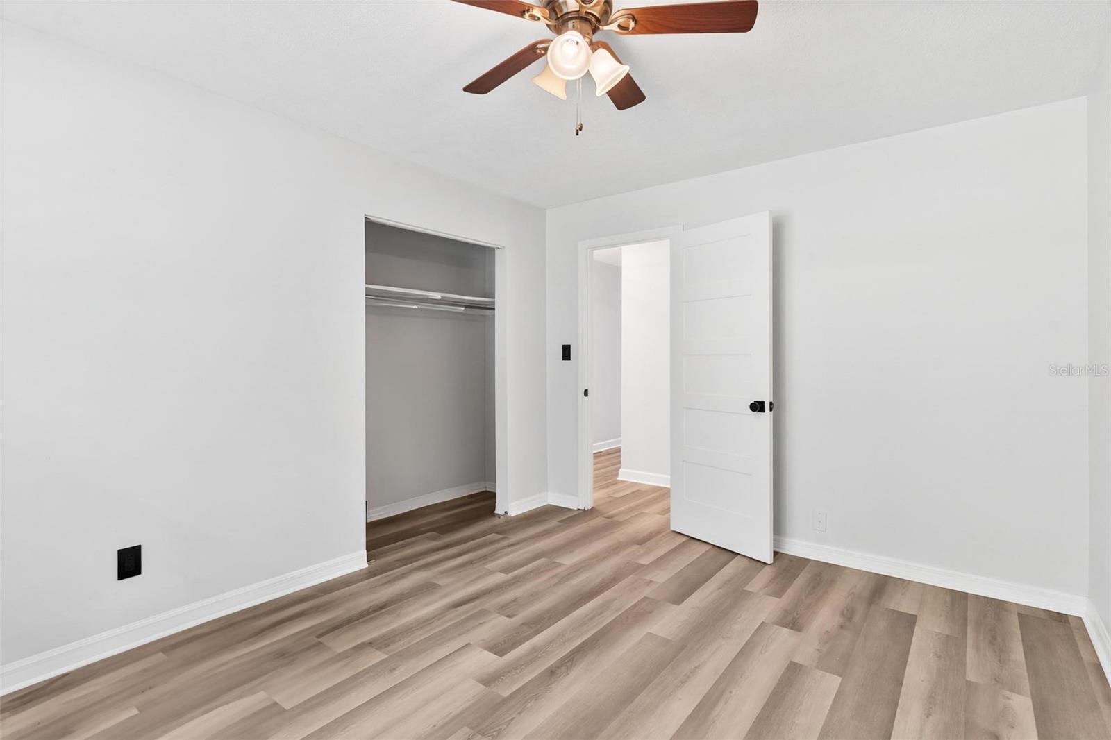 Image 33 of 56 For 15681 170th Avenue