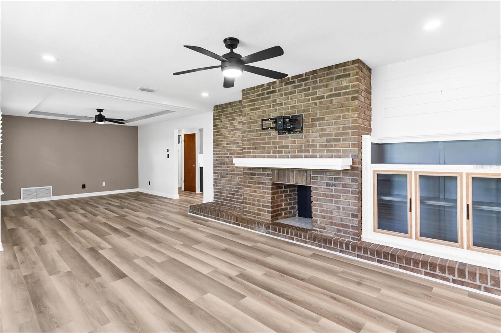 Image 9 of 56 For 15681 170th Avenue