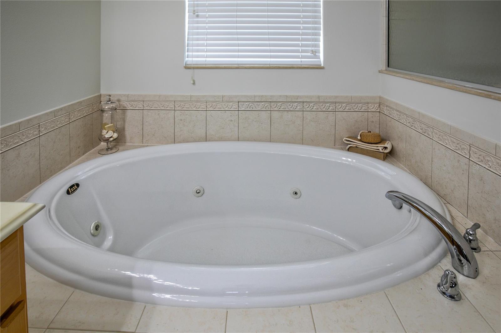 Image 21 of 48 For 9646 Spring Lake Drive