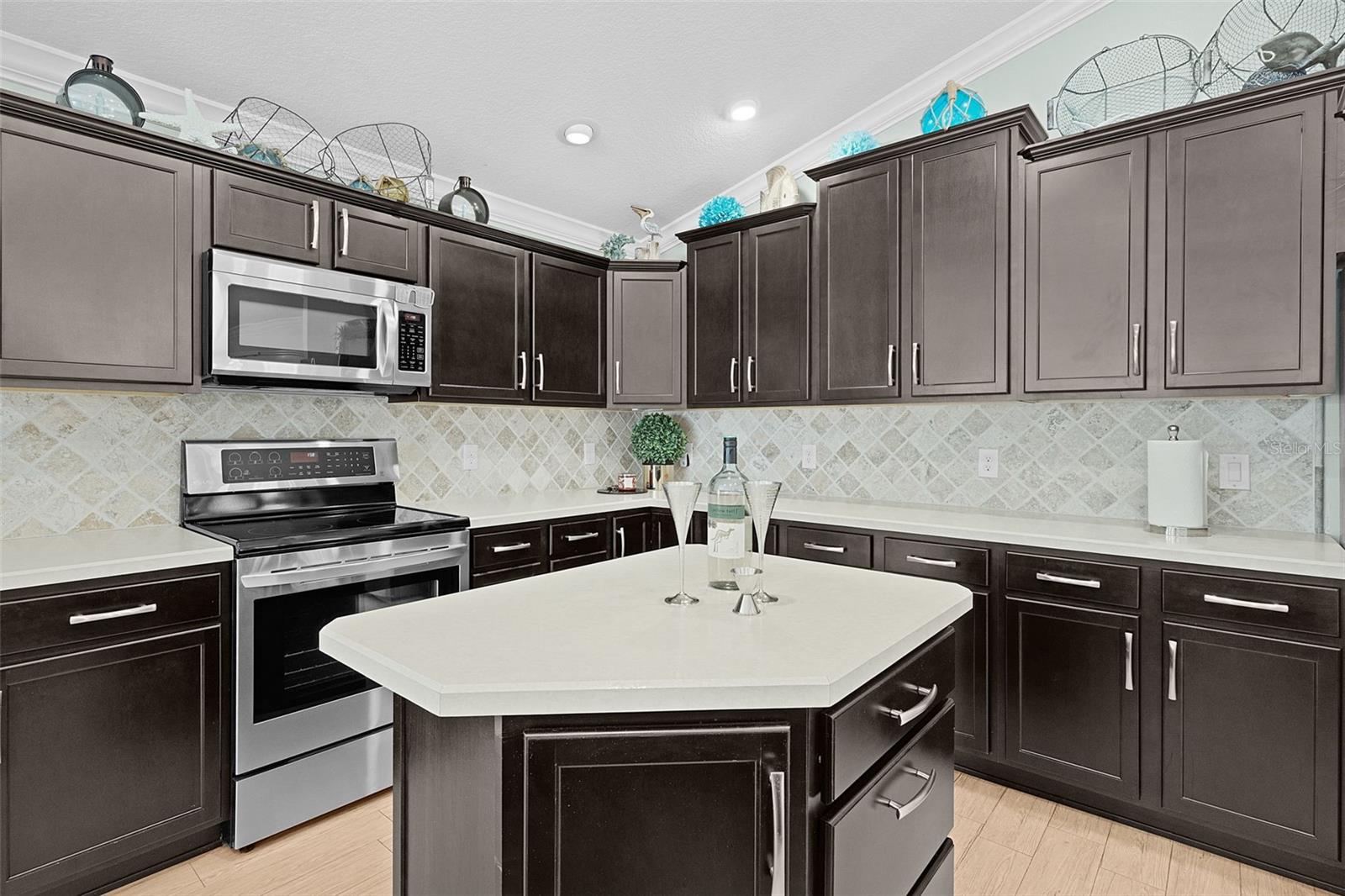Image 14 of 49 For 635 D'angelo Lane
