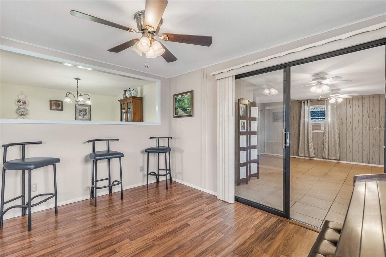 Image 11 of 25 For 31643 Howard Street