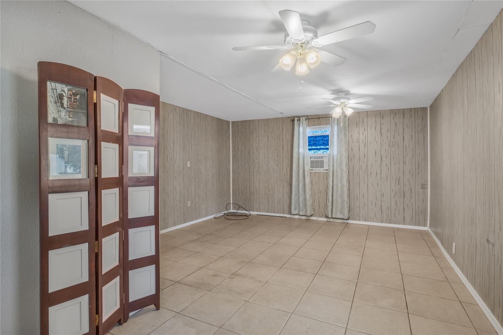 Image 15 of 25 For 31643 Howard Street