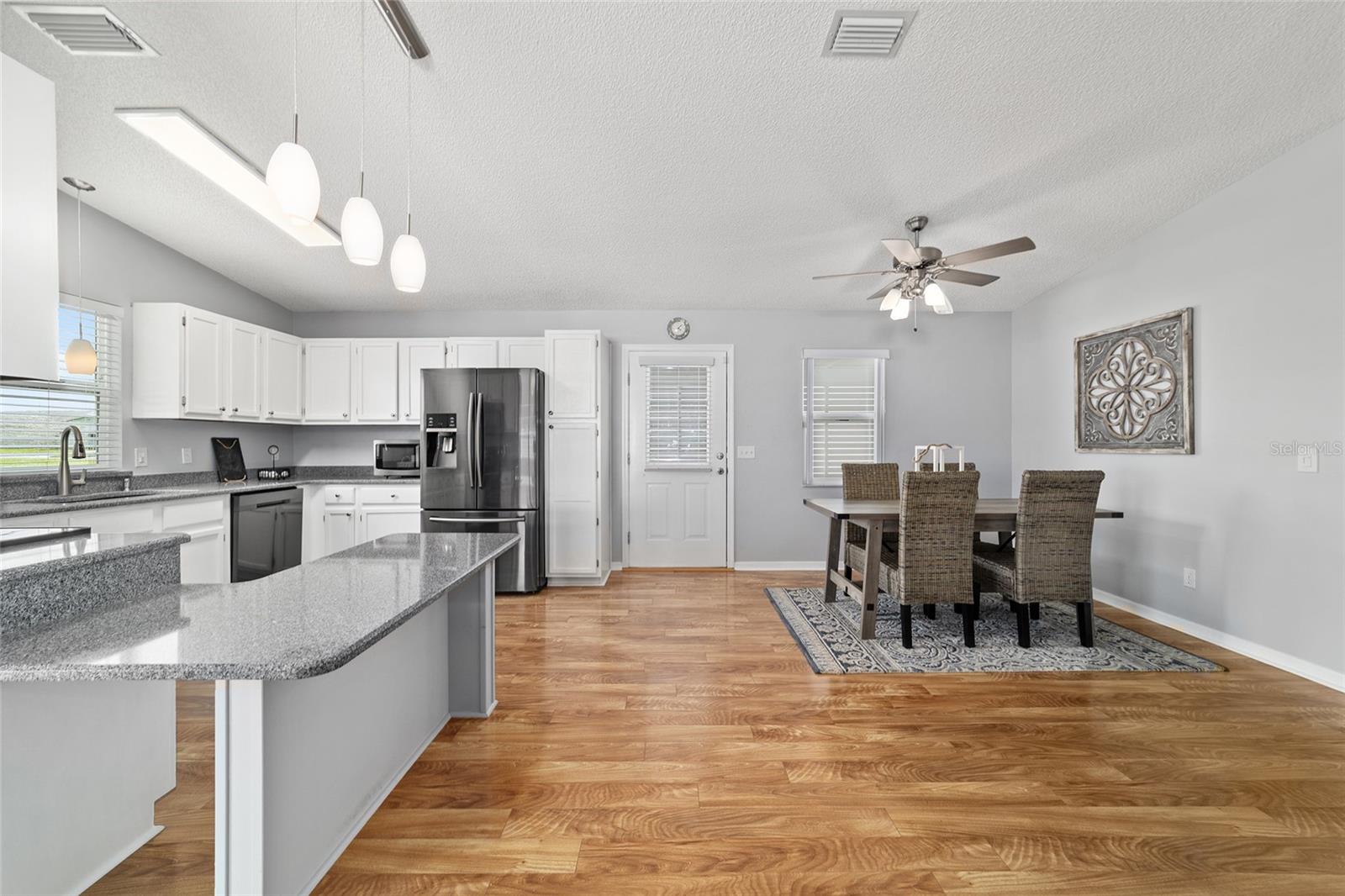 Image 17 of 39 For 724 Prado Drive