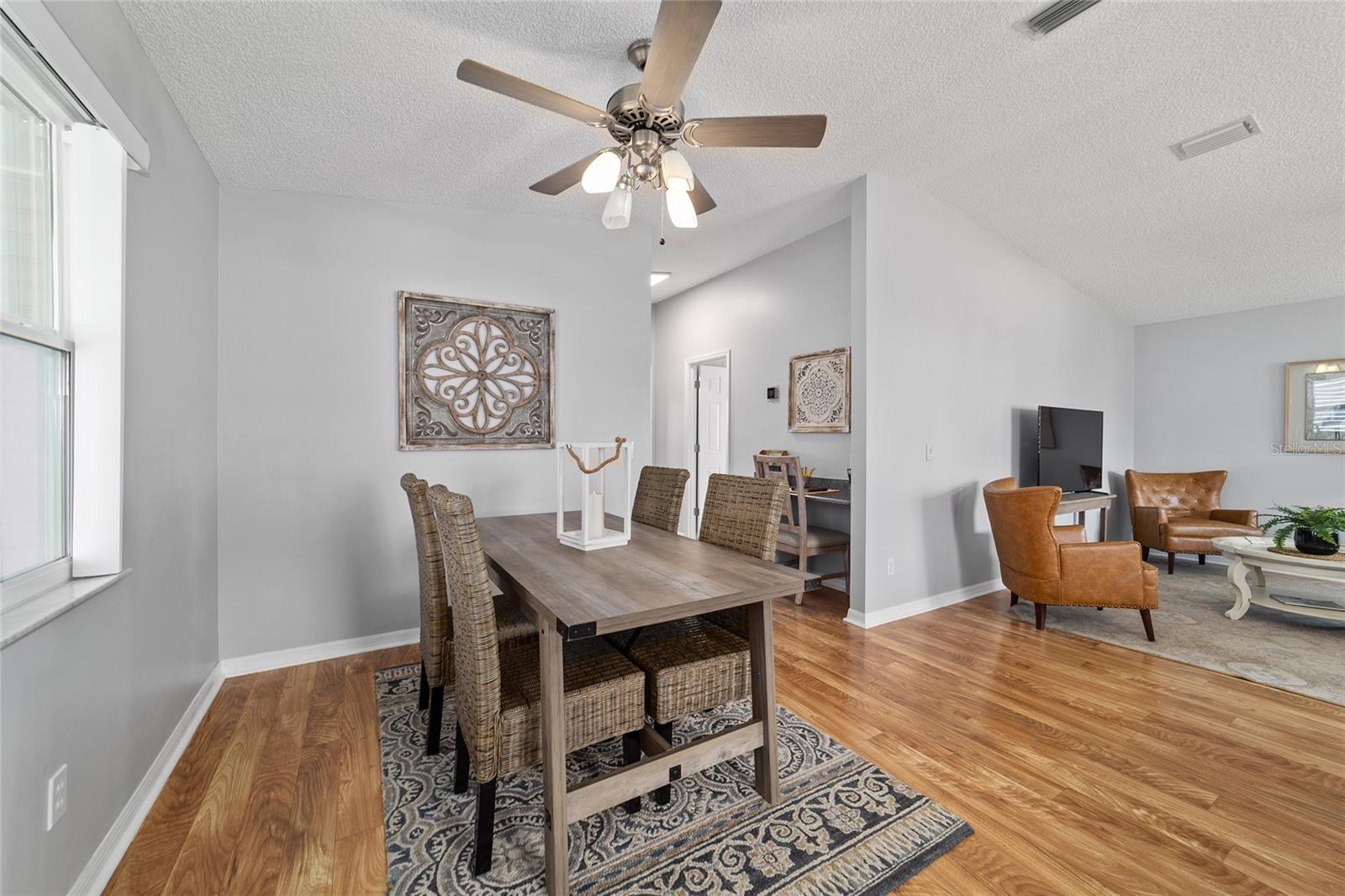 Image 18 of 39 For 724 Prado Drive
