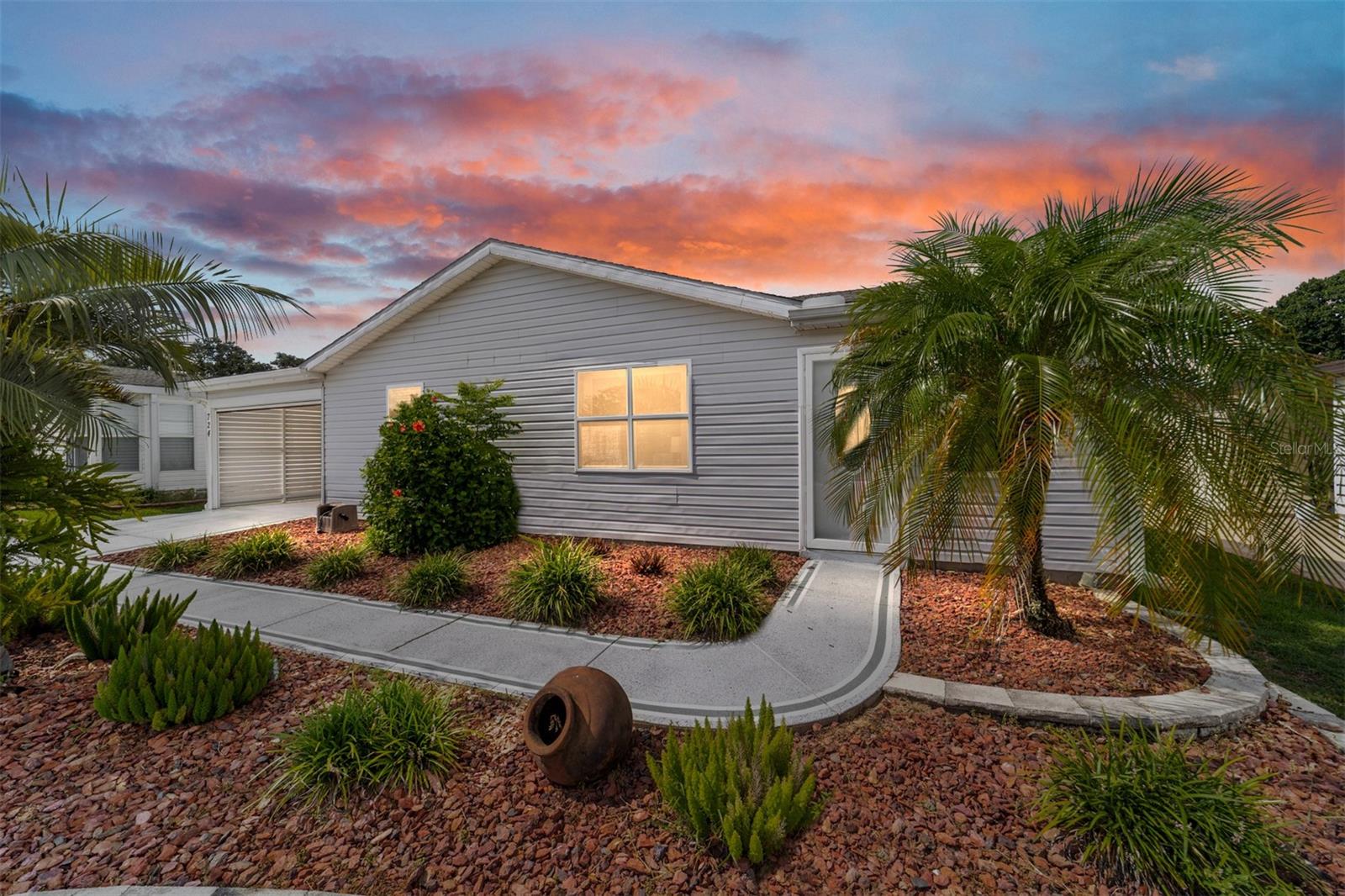 Image 2 of 39 For 724 Prado Drive