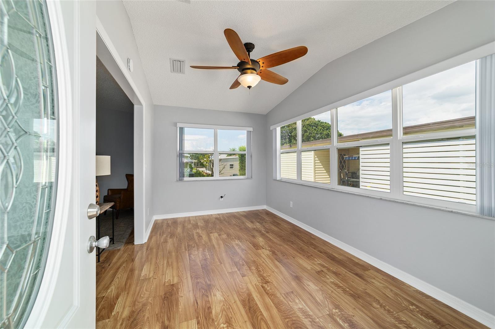Image 21 of 39 For 724 Prado Drive