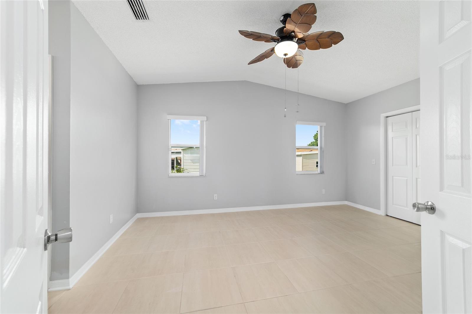 Image 22 of 39 For 724 Prado Drive