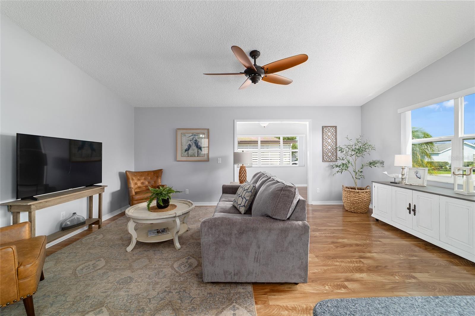 Image 6 of 39 For 724 Prado Drive