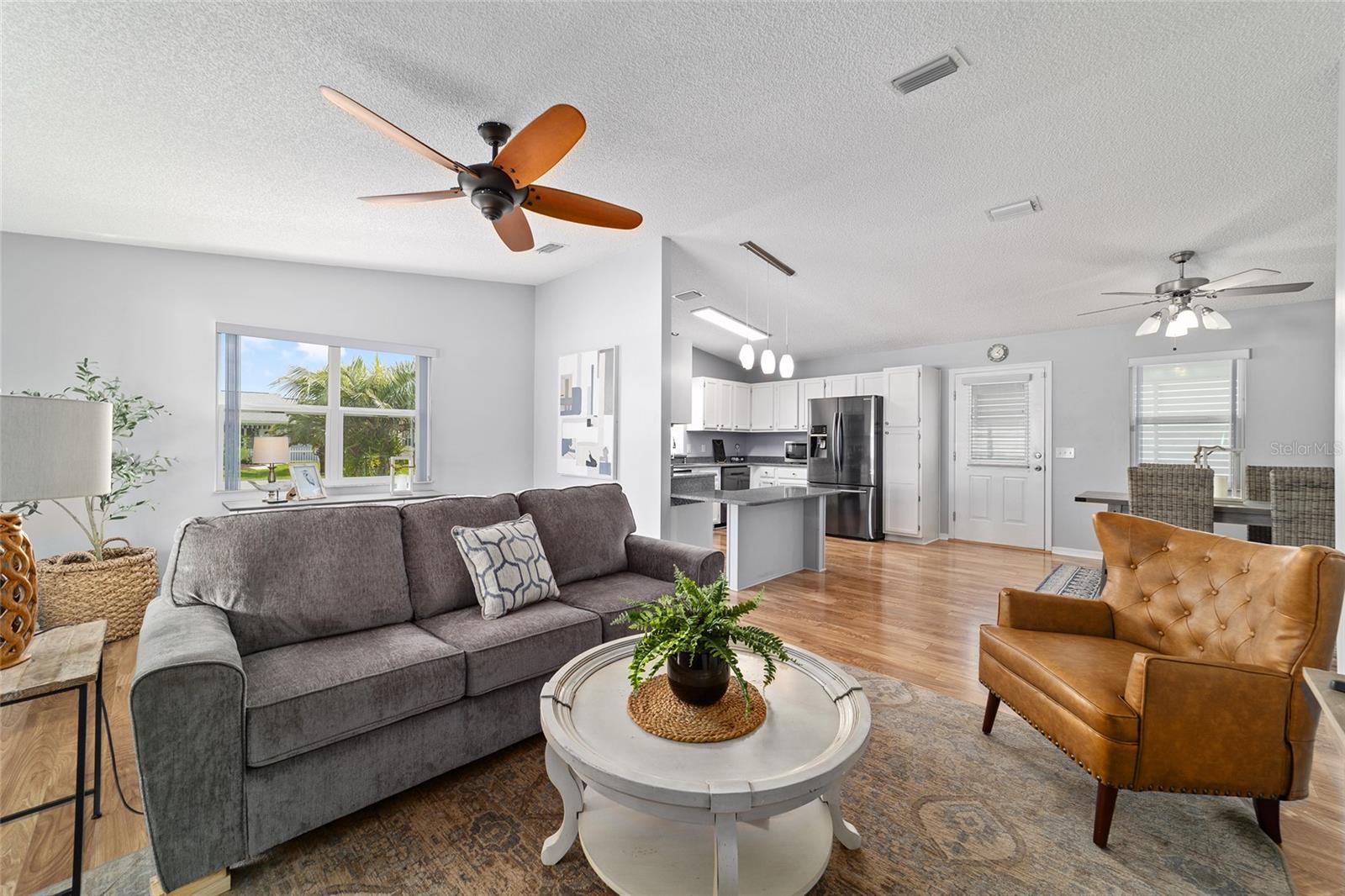 Image 9 of 39 For 724 Prado Drive
