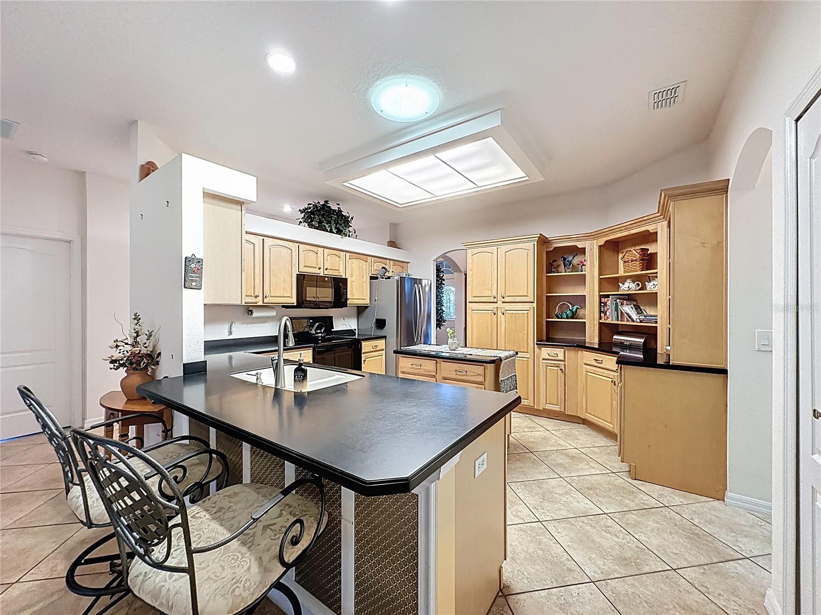 Image 25 of 93 For 1990 Farmington Court