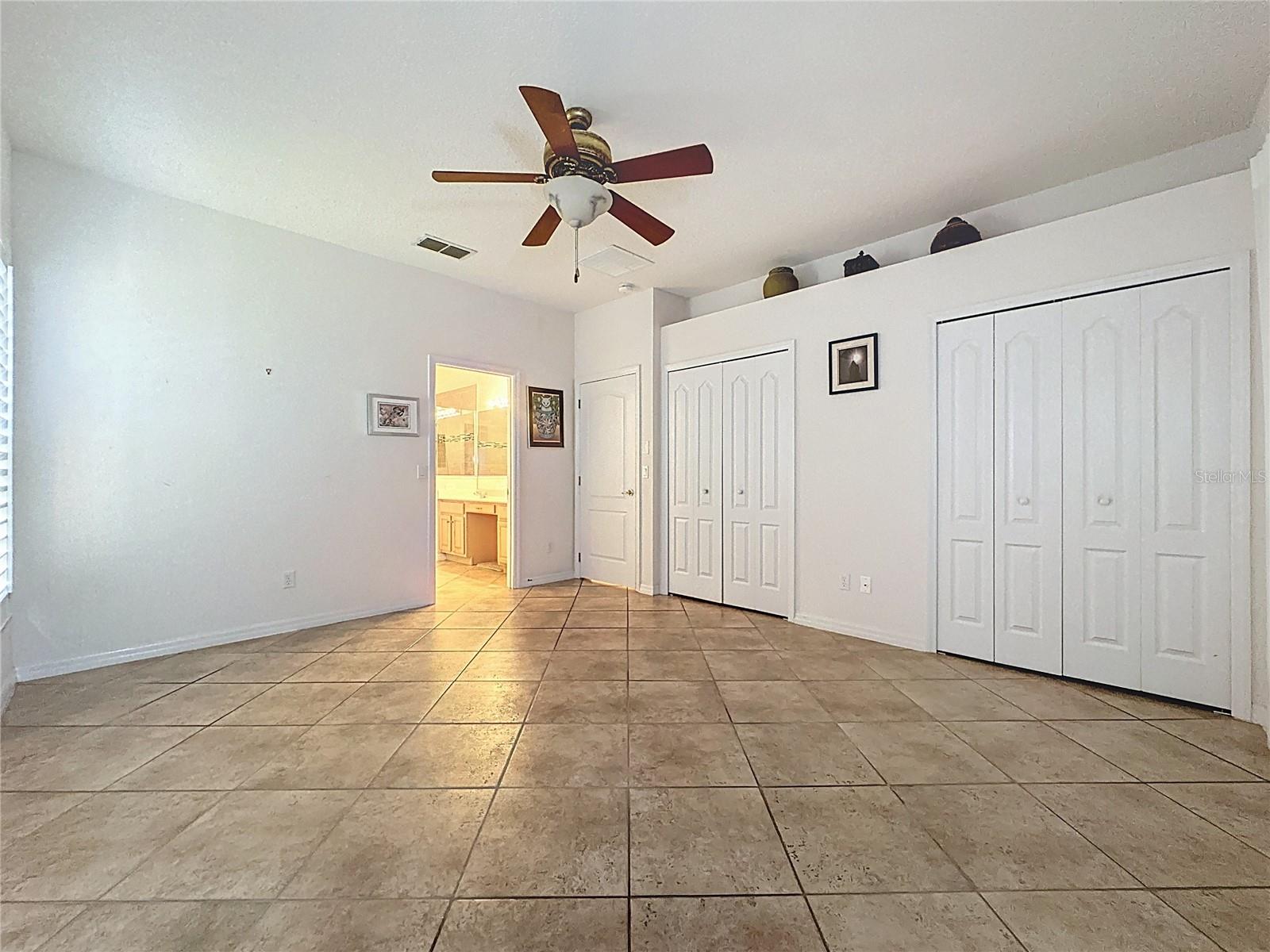 Image 38 of 93 For 1990 Farmington Court