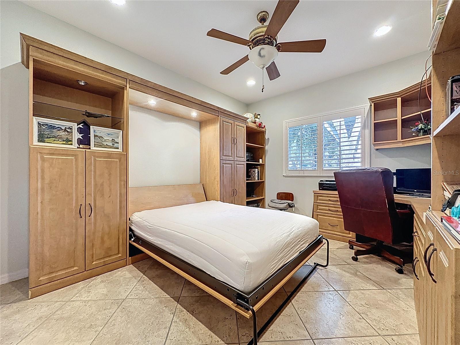 Image 47 of 93 For 1990 Farmington Court