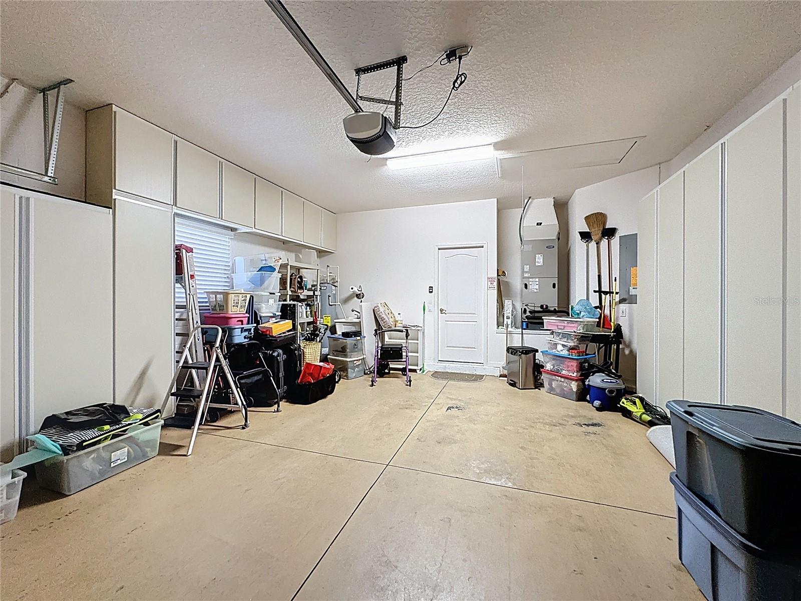 Image 54 of 93 For 1990 Farmington Court