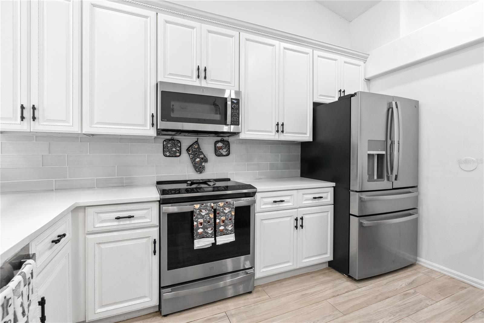 Image 21 of 57 For 2497 Treehaven Drive