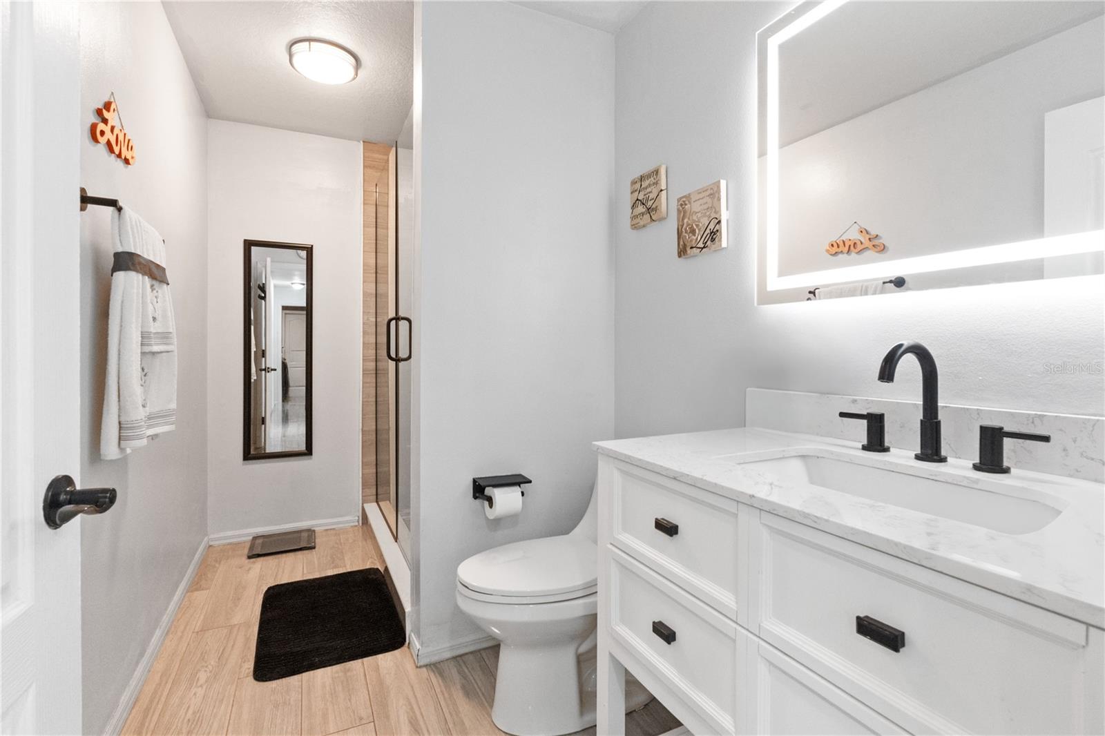 Image 41 of 57 For 2497 Treehaven Drive